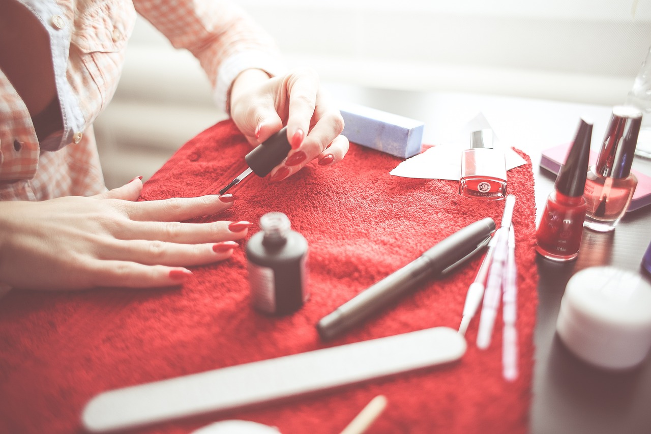 what happens if your beagle eats nail polish?